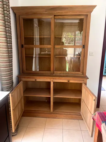 Cabinet/ Dresser
