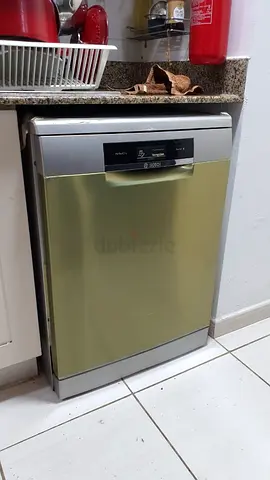 Bosch 8 series Dishwasher 3 rack with 14 places setting
