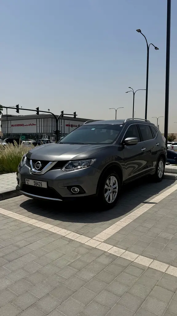 Nissan X-Trail 2016 — photo 1 of 6