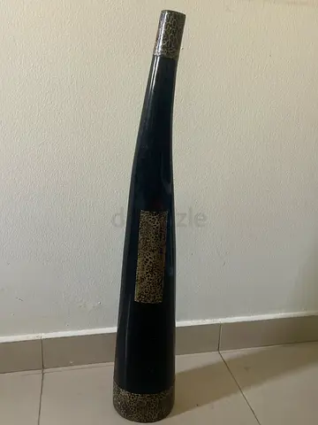 FLOWER VASE