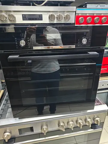 Bosch built in  electric oven black touch screen 60cm