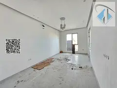 A distinctive villa in an excellent location, all fees included. It features 3 floors, a large livin