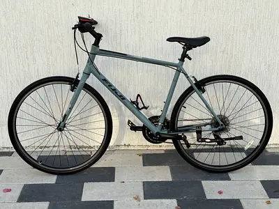 Fuji Absolute 2.1 Hybrid Bike / Bicycle — XL Frame (21)