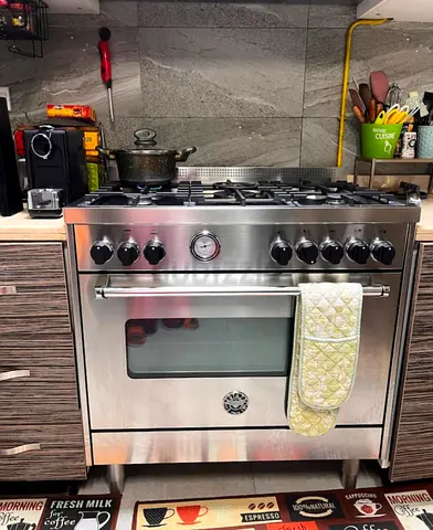 Stainless Steel Freestanding Gas Cooker with Oven - Excellent Condition