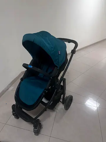Lightly used standard baby stroller in good condition
