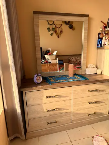 Wooden Dresser with Large Mirror - 6 Drawers, Light Oak Finish