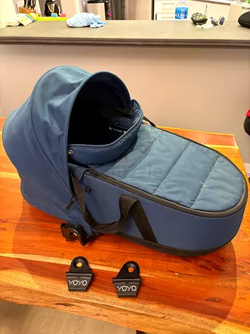 Babyzen yoyo bassinet with adaptors