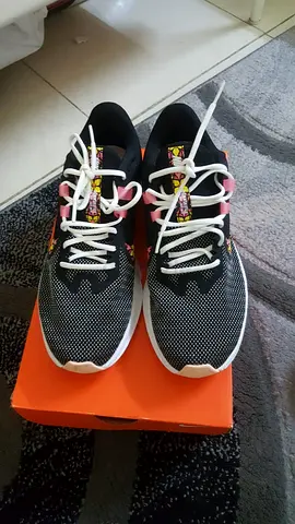 Woman nike shoes