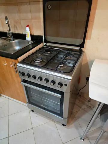 Used stainless steel gas cooker with oven - good condition