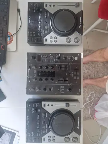 Pioneer Mixer + Multi-Players (DJM-400 + 2x CDJ-400)