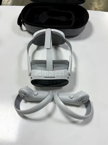 Pico 4 VR Headset with Controllers and Carry Case - Lightly Used