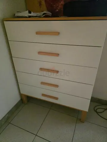 White 5-Drawer Chest / Dresser with Wooden Handles