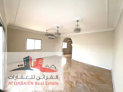 فيلا للايجار الجزات الشارقة شارع رئيسي مجددة بالكامل من الخارج والداخل شامل الديكورات والأصباغ والأبواب والإنارة والسيراميك