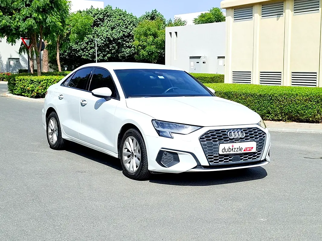 Audi A3 2023 — photo 1 of 14