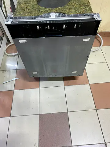 Siemens built -in 3rank fully integrated dishwasher FREE DELIVERY +WARRENTY