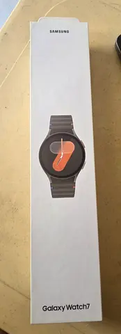 Samsung Galaxy Watch 7 40MM with 3 Extra Straps