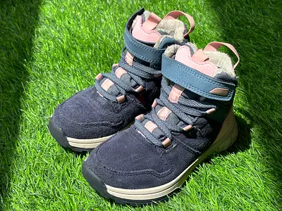 QUECHUA Children’s Warm Waterproof Hiking Boots – SH500 Leather Velcro – Pearl Pink