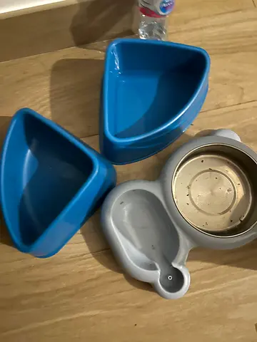 Pet food and water bowls (plastic + stainless insert)