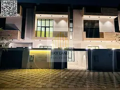 Two-story villa with a roof, priced inclusive of registration and ownership fees, on the main street