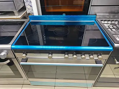 Siemens 90cm Electric Ceramic Hob with Large Oven -iq700 series dual fan