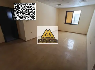 فرصة اقتصادية مميزة للإيجار السنوي في منطقة العالية عجمان، استوديو بمساحة كبيرة ومطبخ شبه منفصل مع تكييف مركزي، يوفر سكنًا مريحًا بسعر مناسب وقريب من