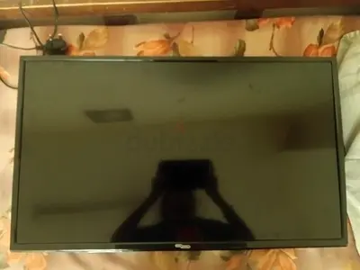 32-inch LED TV - not working - for parts or repair