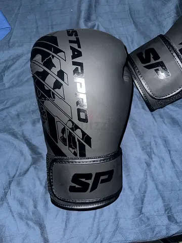 Boxing gloves (swap accepted)