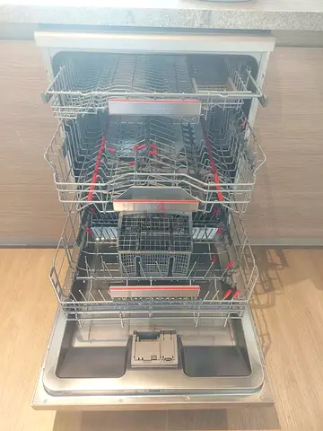 Bosch latest model series 8 3 rack dishwasher perfect dry touch screen freestanding