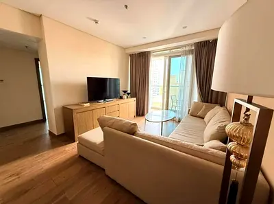 ارقى وافخم  شقة للإيجار  مفروشة غرفتين وصالة في التعاون الشارقة، باركن وجيم ومسبح، خزائن حائط، 70 ألف سنوياً، 4 أو 6 دفعات، تأمين 8000 درهم.قريب من جم