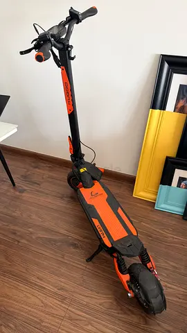 Like new kugoo LX10-pro electric scooter - guided less than 3 hours