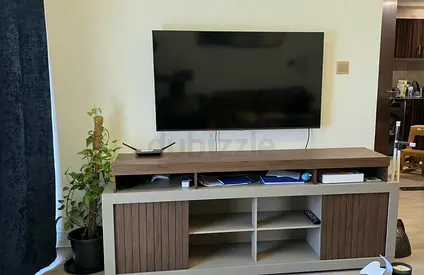 Samsung 50 inch 4K Smart TV ( AU7000)- 1 year old- Excellent Condition