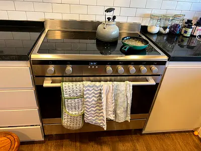Siemens electric ceramic cocker 60 by 60 cm