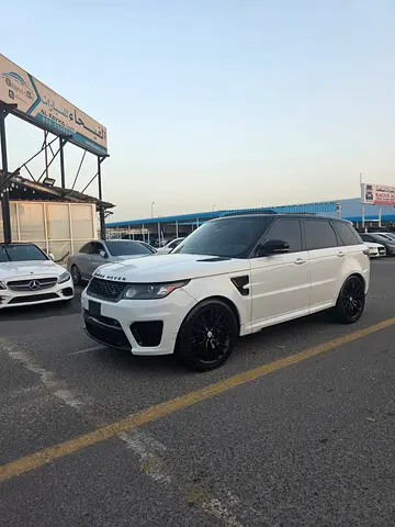 Range Rover Sport SVR V8 5.0L MODEL 2016 (Clean Title)