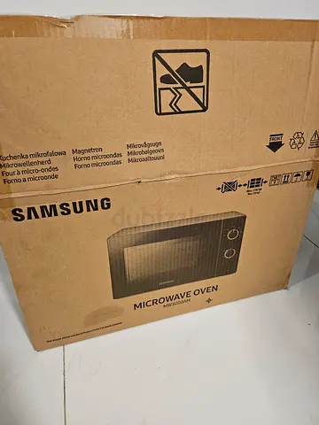 Never used. Samsung microwave oven 20L