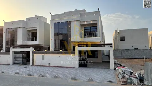 Two-story villa with a rooftop terrace in a prime location close to all amenities, directly from the owner with a special discount for cash customers