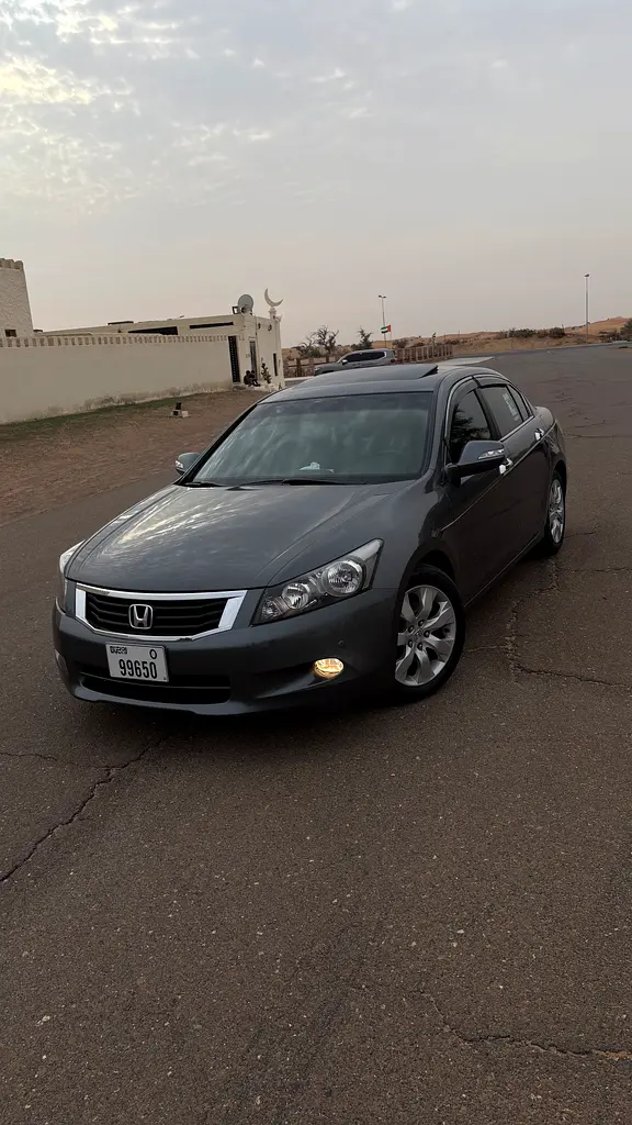 Honda Accord 2008 — photo 1 of 4