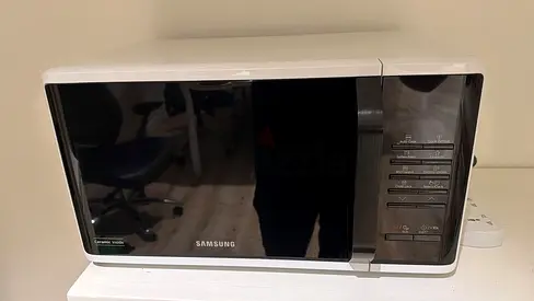 Samsung Microwave Oven - Good Working Condition