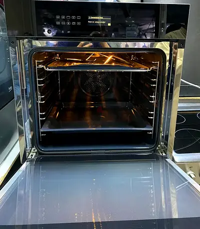 MIELE 60CM PYROLYTIC ELECTRIC OVEN H6461BP by teaza