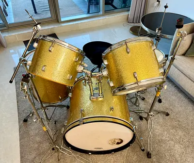 Pearl Gold Sparkle 5-Piece Drum Kit with Hardware (Cymbal Stands and Throne)