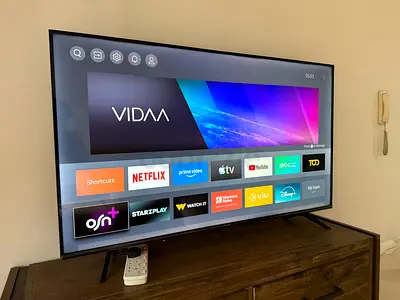 Hisense 55-inch Smart LED TV (VIDAA) - Good Condition
