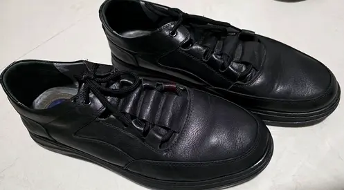 Mens real leather shoes, size 44, price 79 AED