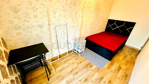 MOVE IN IMMEDIATELY! Spacious Luxury Single Accommodation | Balcony | Less Crowded | Next to Metro