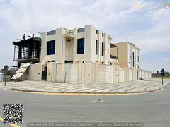 For sale: corner villa on dual streets in Al Helio 1 Ajman, only three floors, 5 master rooms, majli