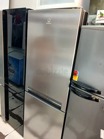 Indesite bottom freezer