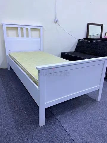 White Single Wooden Bed Frame with Mattress