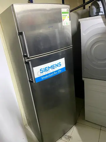 Siemens Top Freezer Refrigerator – Stainless Steel – 5-Star Energy Rating – Excellent Condition