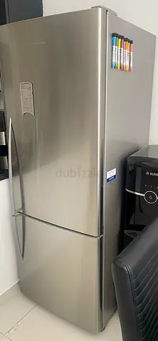 stainless steel bottom-freezer refrigerator - very good condition - Fischer and Paykel