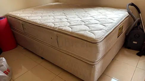 Queen-size Englander brand mattress with divan base bed — good condition