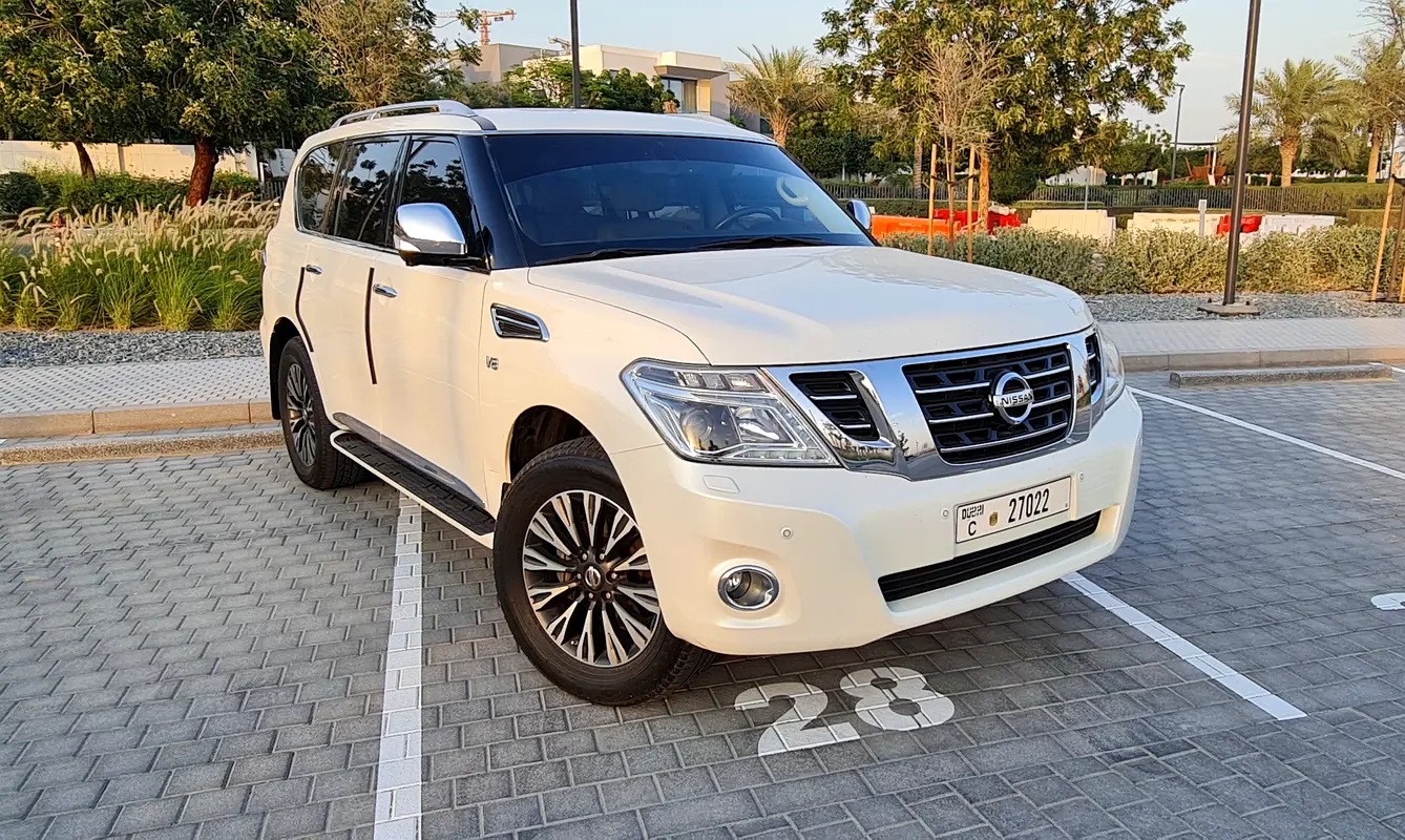 Nissan Patrol 2014 — photo 1 of 20