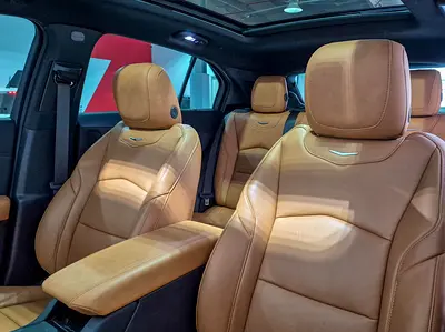 صورة 10 لـ 2023 Cadillac XT4
